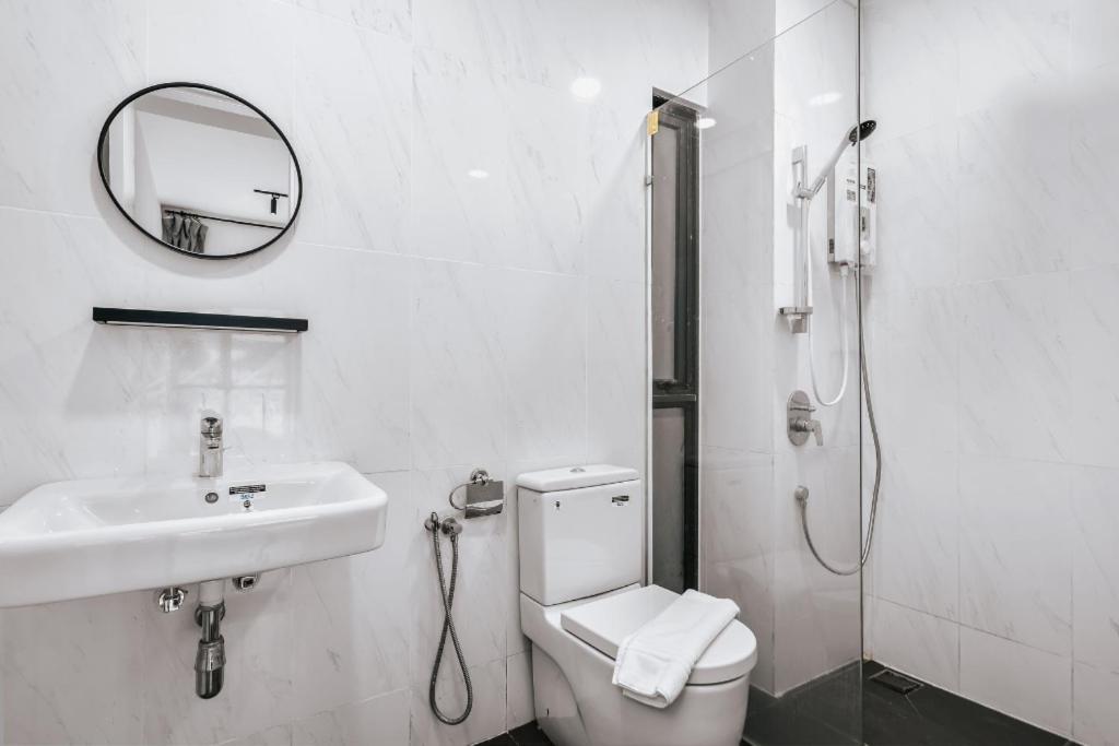 Nowhere 2Br & 2Bath Apartment With Balcony @ Reizz Residences Kuala Lumpur Exterior photo