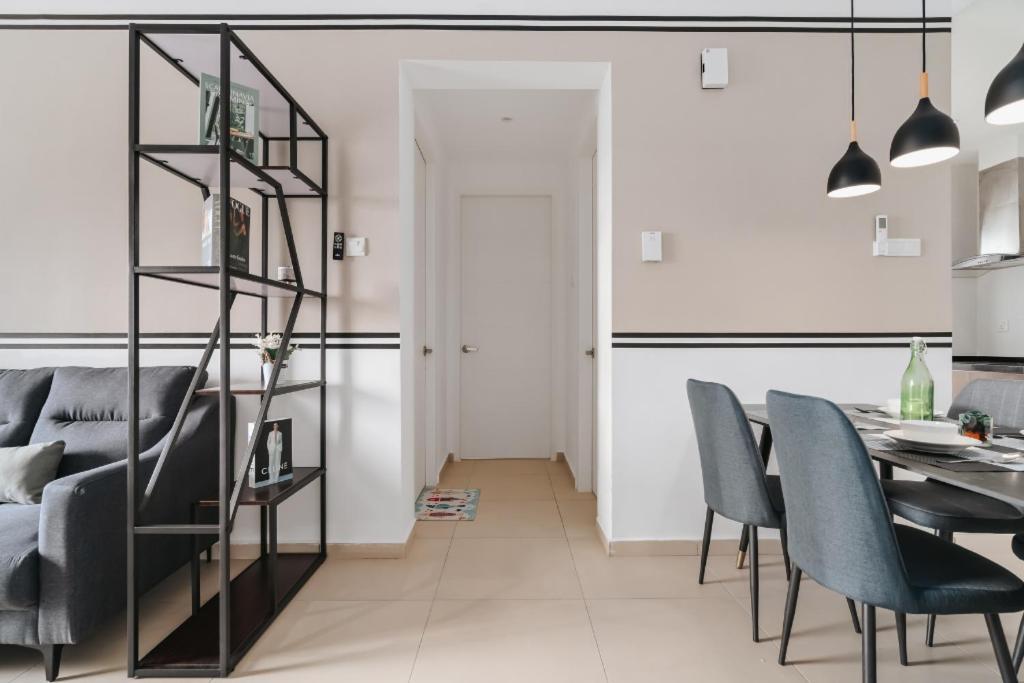 Nowhere 2Br & 2Bath Apartment With Balcony @ Reizz Residences Kuala Lumpur Exterior photo